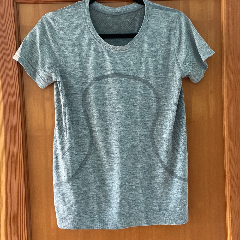 Lululemon Tee